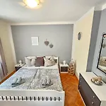 Fuer 4 Pers- Mit Balkon- Tolle Lage By Interhome *