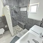 Fuer 4 Pers- Mit Balkon- Tolle Lage By Interhome * Novi Vinodolski