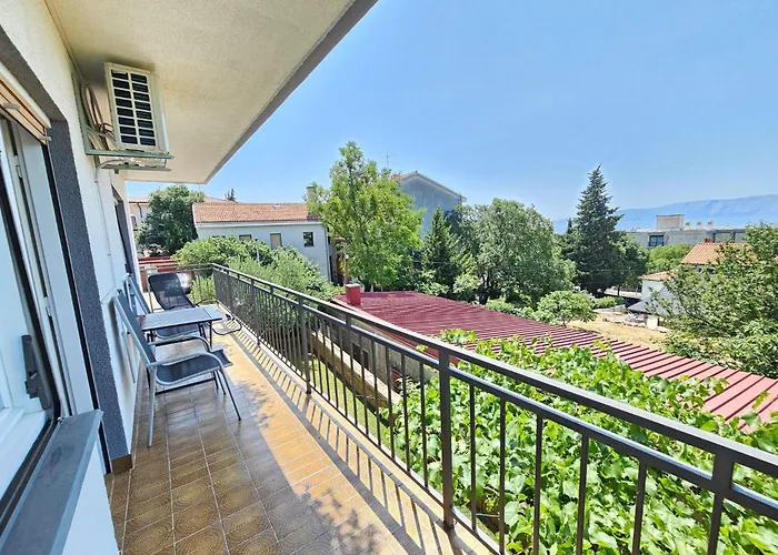 Διαμέρισμα Fuer 4 Pers- Mit Balkon- Tolle Lage By Interhome *