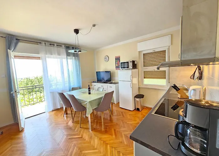 Διαμέρισμα Fuer 4 Pers- Mit Balkon- Tolle Lage By Interhome *