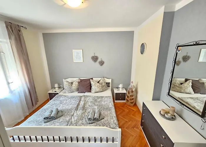 Fuer 4 Pers- Mit Balkon- Tolle Lage By Interhome *