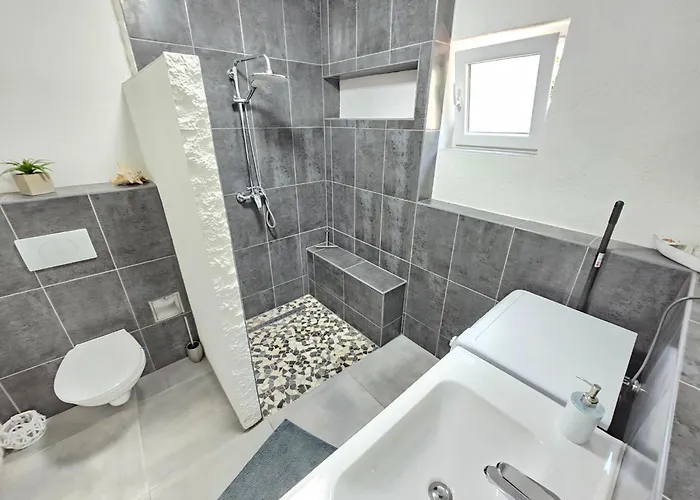Fuer 4 Pers- Mit Balkon- Tolle Lage By Interhome * Novi Vinodolski