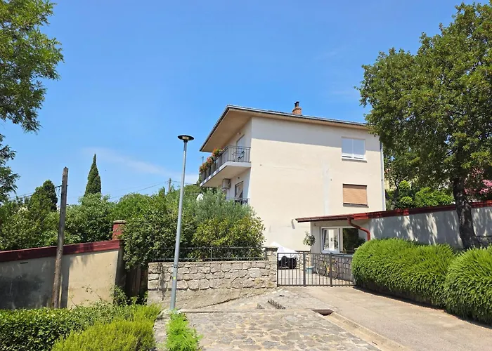 Fuer 4 Pers- Mit Balkon- Tolle Lage By Interhome