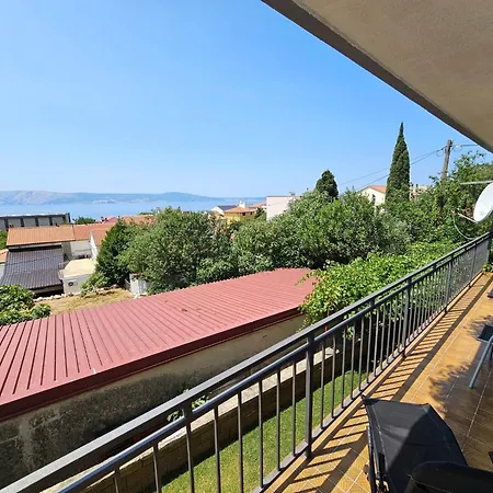 Fuer 4 Pers- Mit Balkon- Tolle Lage By Interhome
