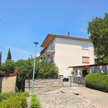 Fuer 4 Pers- Mit Balkon- Tolle Lage By Interhome