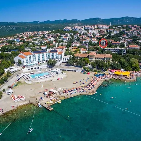 Fuer 4 Pers- Mit Balkon- Tolle Lage By Interhome Novi Vinodolski