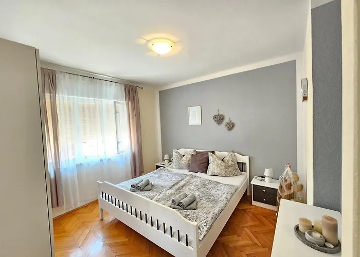 Apartamento Fuer 4 Pers- Mit Balkon- Tolle Lage By Interhome